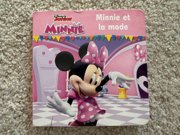 Donne livre en dur Minnie Disney 🌻