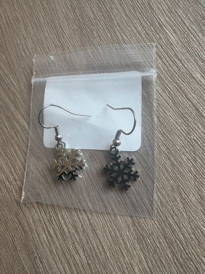 Boucles d’oreille neuf - photo numéro 2