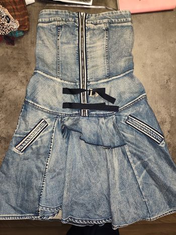 Jupe montante sous poitrine 