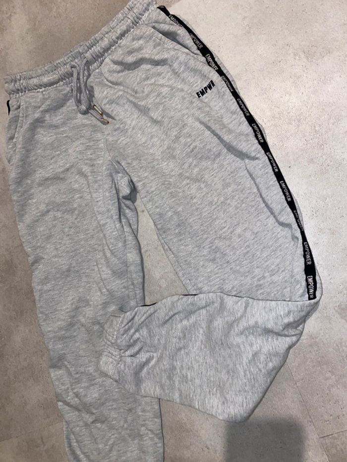 Jogging gris - photo numéro 4