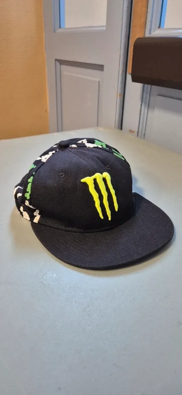 Casquette monster