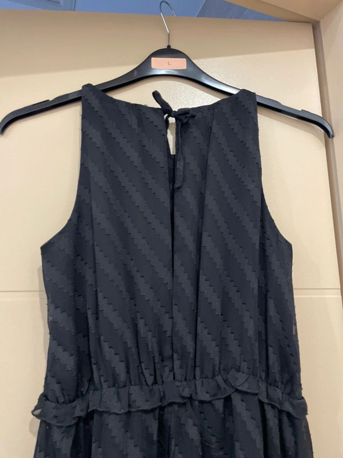 Robe noire à volants - photo numéro 2