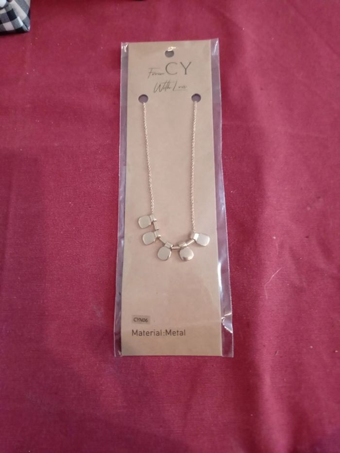 Collier avec pendentif