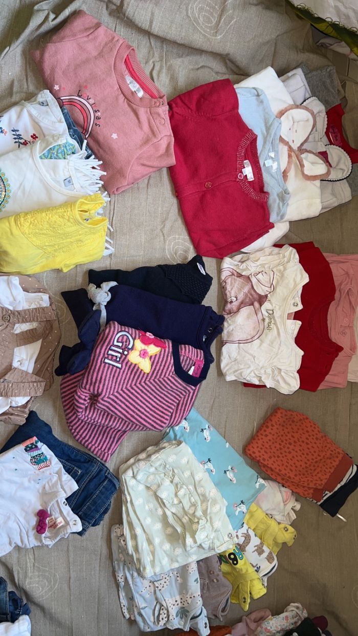 Lots vêtements bébé 6 Mois - photo numéro 1