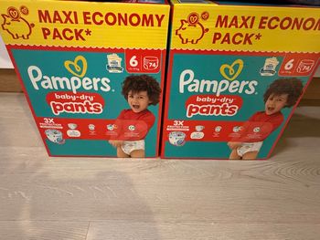 Vends lot de 2 boites de couches Pampers Pants 6