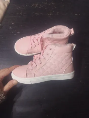 Basket fourrée rose taille 29