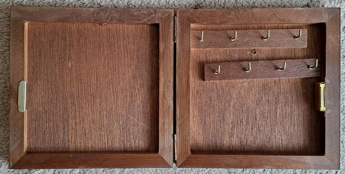 Boite à clés en bois avec carreau de céramique - photo numéro 2