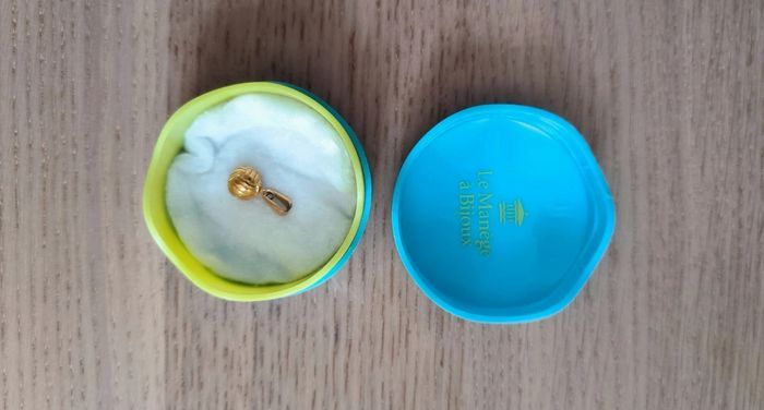 Pendentif ballon plaque or