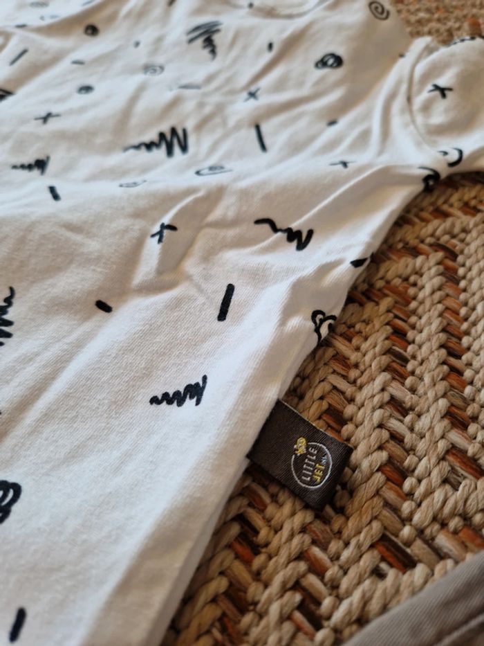 Ensemble pantalon esprit kaki et t-shirt blanc à motifs 3 mois - photo numéro 8