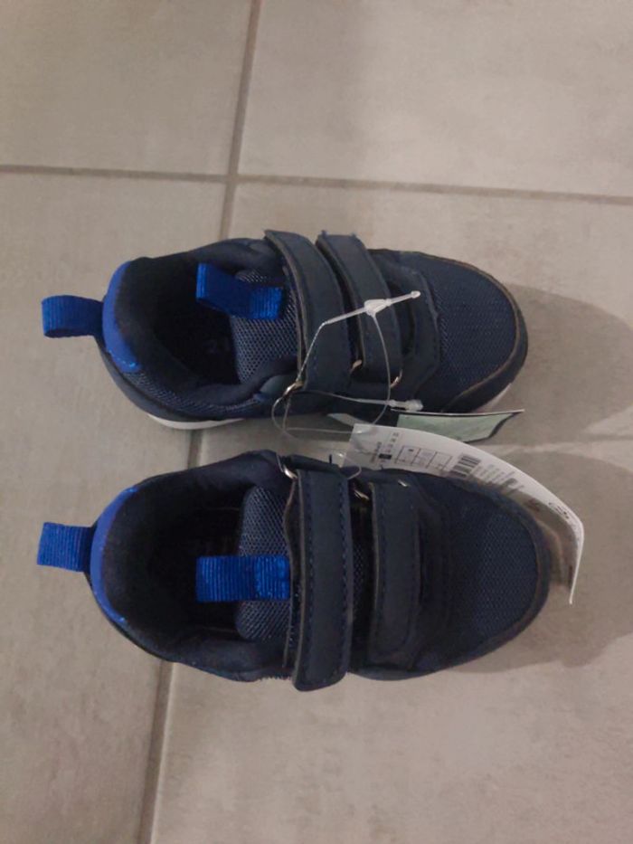 Basket enfant neuve - photo numéro 2