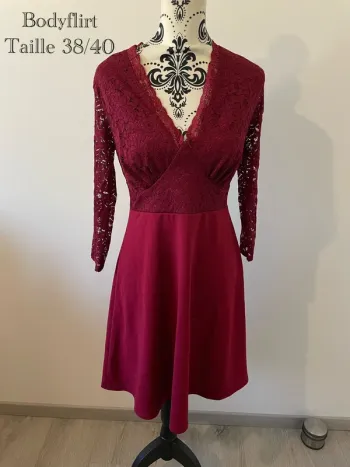 Robe Bodyflirt bordeaux dentelle et patineuse | Taille 38/40