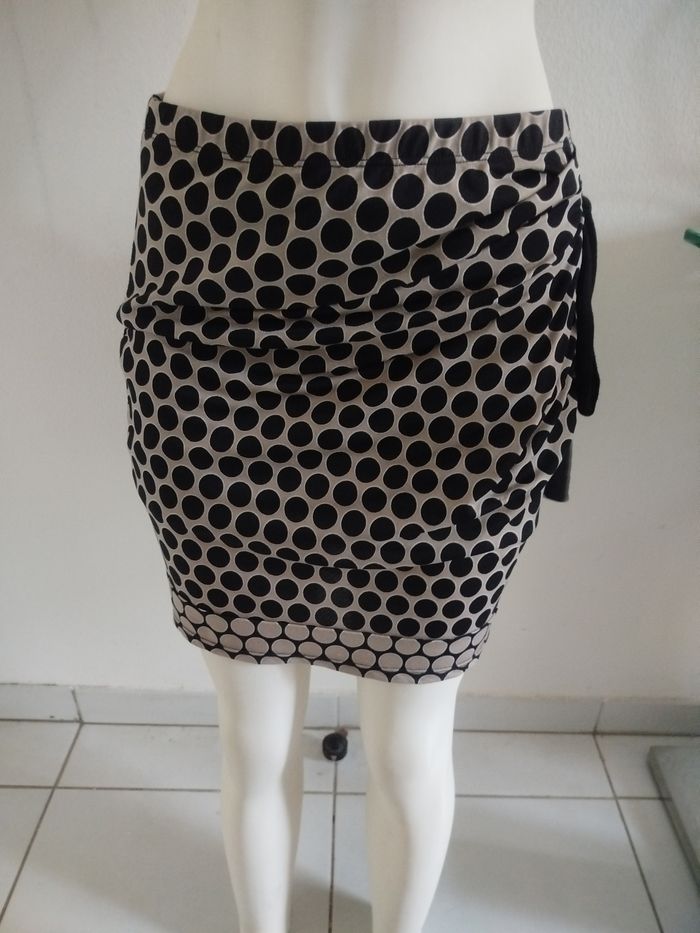 #kytie38femme. Jupe taille 38 - photo numéro 1