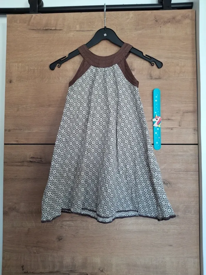 Robe Vertbaudet 5 ans très bon état