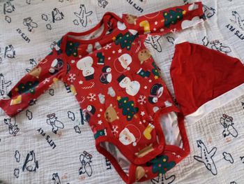1 mois body+bonnet Noël