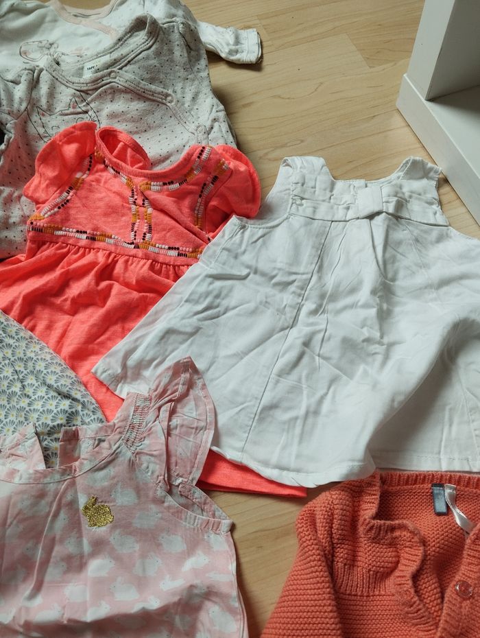 Lot vêtements fille 1 mois - photo numéro 5