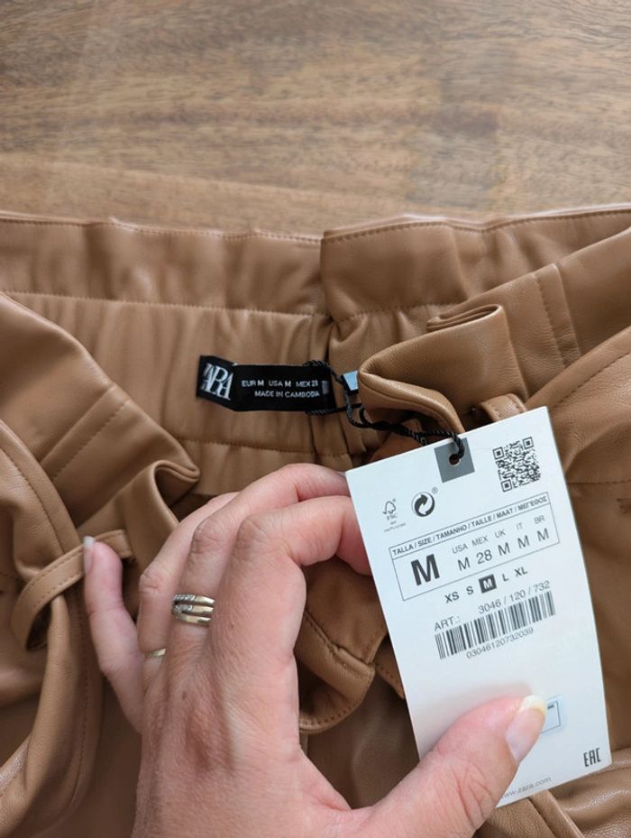 Short simili cuir Zara - photo numéro 2