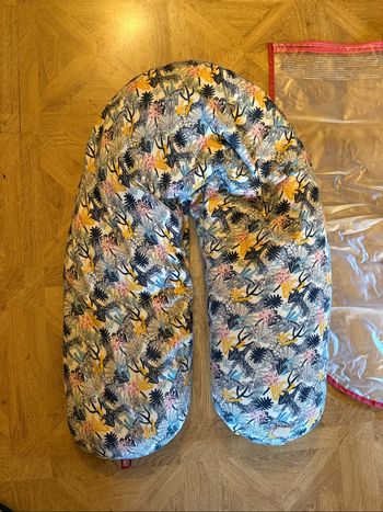 Coussin d’allaitement red castle