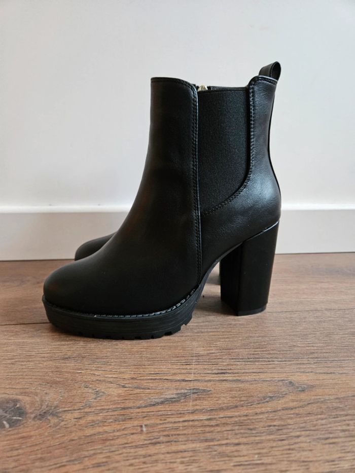 Botte taille 37 jamais porté