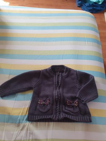Pull taille 9 mois