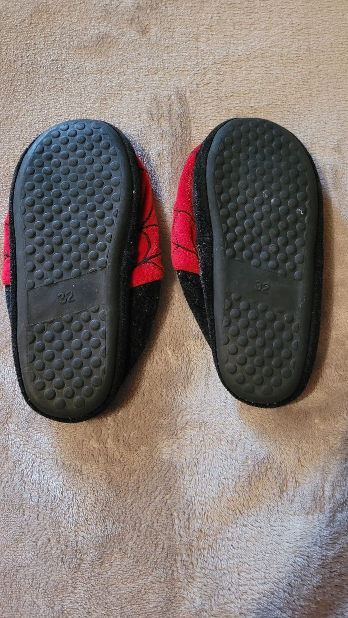 Chausson Spiderman pointure 32 - photo numéro 3