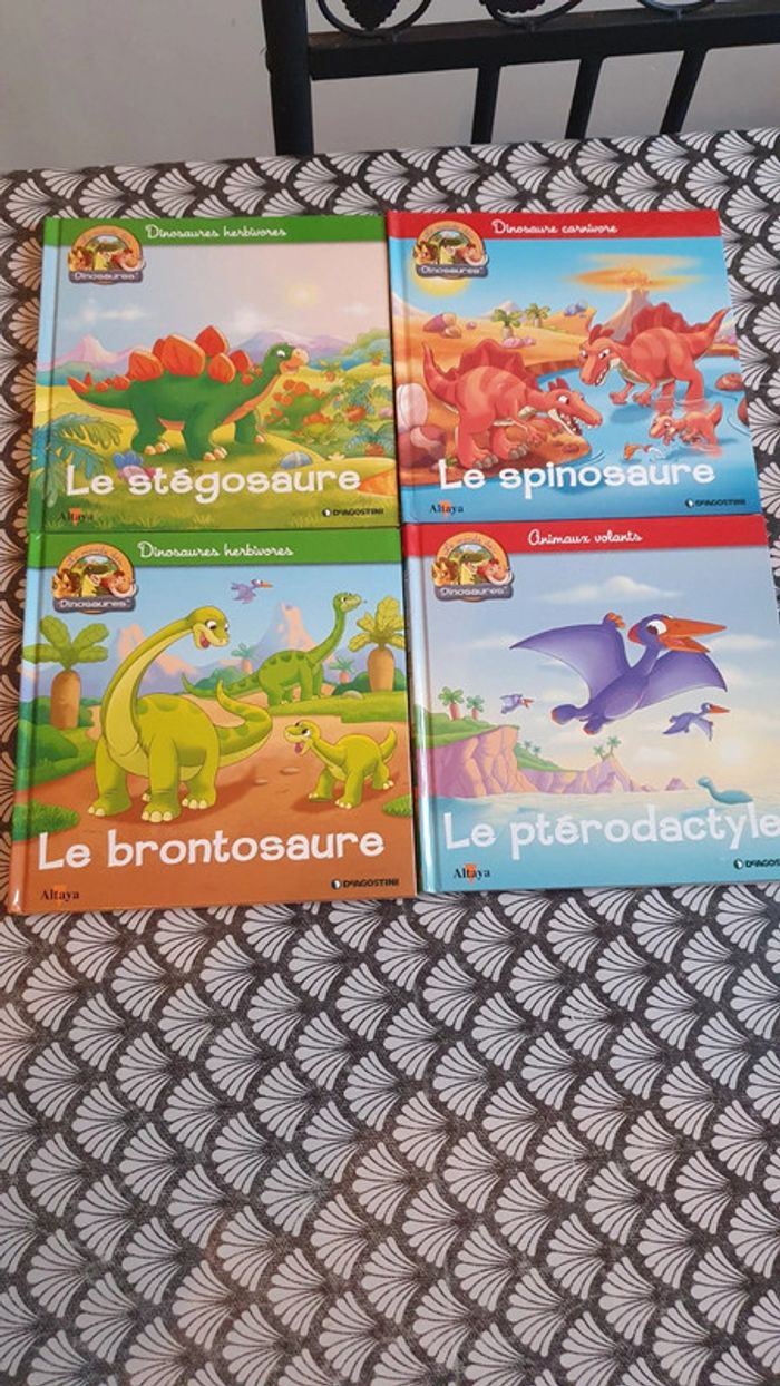 Dinosaures Altaya + 4 livres - photo numéro 8