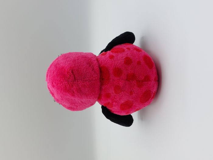 Peluche doudou coccinelle rose à capuche NICI pois rouge noir beige 20 cm assise - photo numéro 2