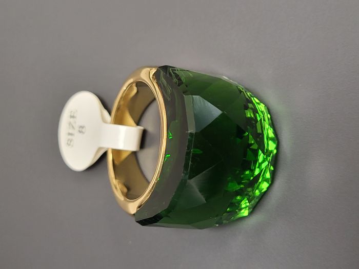 Bague acier inoxydable doré cristal vert taille 8 - photo numéro 1