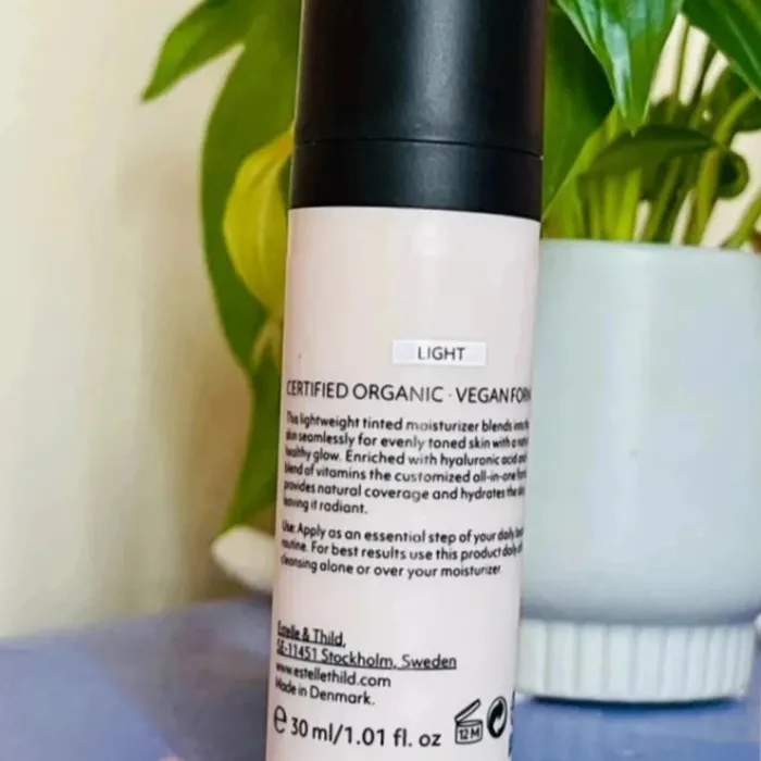 crème teintée BioMineral Tinted Moisturizer Estelle & Thild Neuf - photo numéro 3