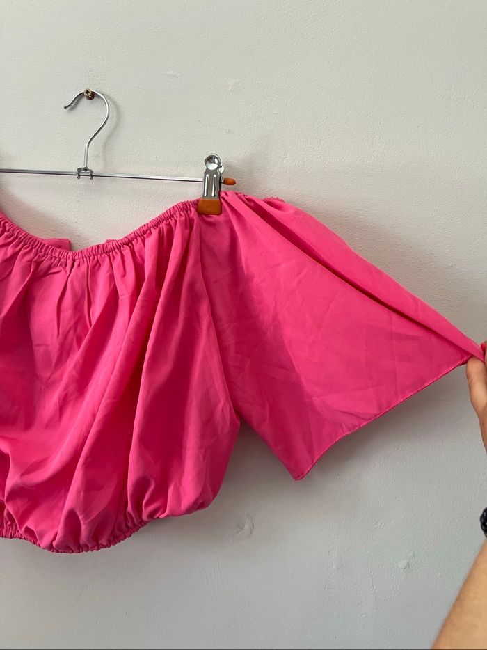 Blouse courte d’été épaules dénudées col V rose - photo numéro 10