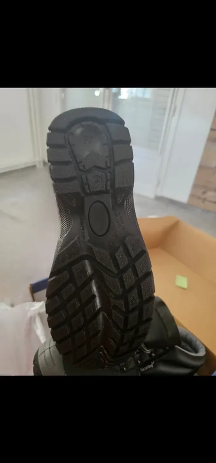 Chaussures de sécurité t 38 - photo numéro 4