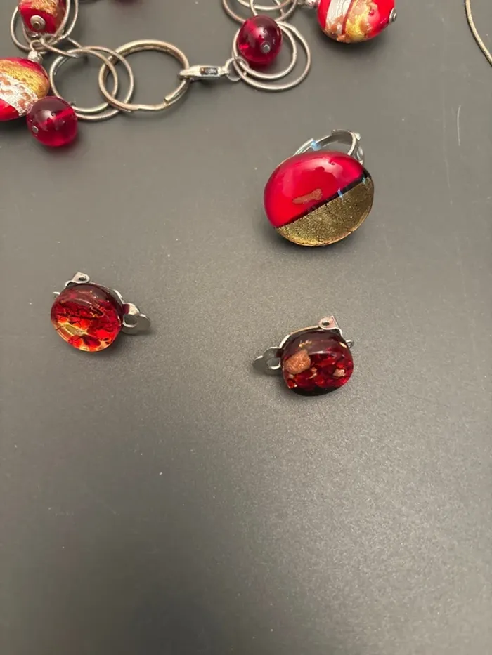 Lot de bijoux fantaisie variés – colliers, pendentifs, bracelets, boucles d’oreilles - photo numéro 4