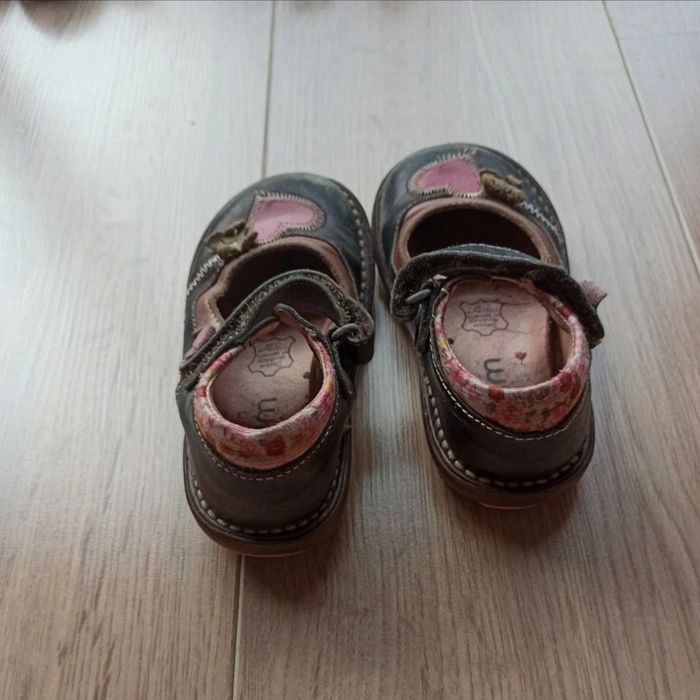 chaussures noires fermeture a scratch en cuir Eram pointure 24 - photo numéro 6