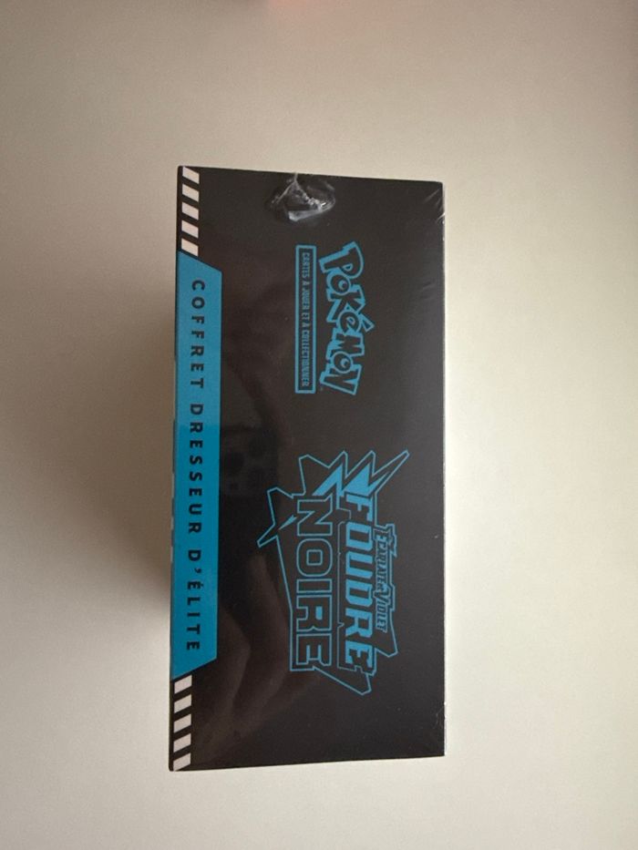 ETB POKÉMON FOUDRE NOIRE - photo numéro 5