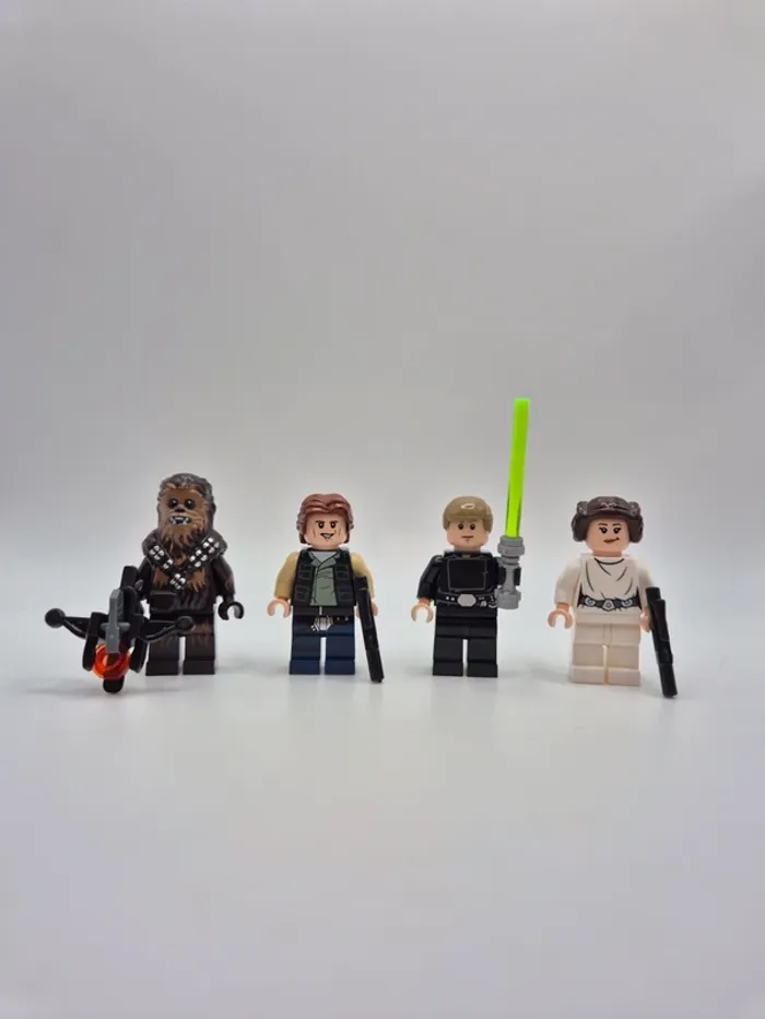 Figurines type lego Jedi Luke Skywalker Han Solo Chewbacca et Princesse Leia star wars