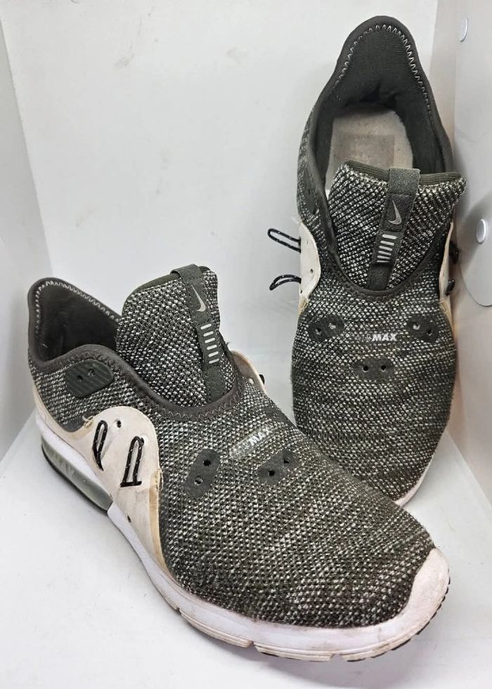 Paire de AirMax
Nike.
Pointure 41.