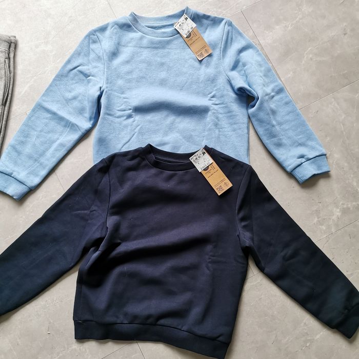 Lot de vêtements garçon 8 ans - PANTALONS PULL SWEAT - photo numéro 2