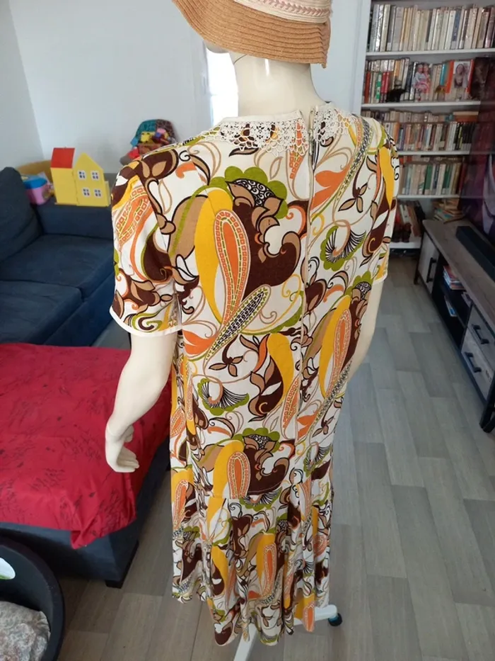 Robe T. L - photo numéro 4