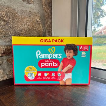 1 carton Pampers Baby Dry Taille 6 : 96 couches culottes Pants