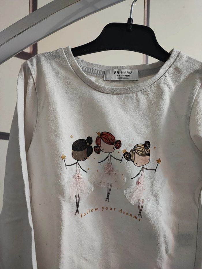 T-shirt manches longues taille 4/5 ans - photo numéro 2
