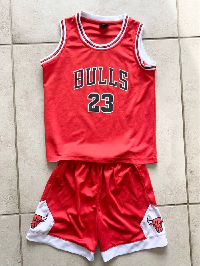 Ensemble basket 🏀 Maillots / Débardeur et short pour garçons 8 ans - photo numéro 2
