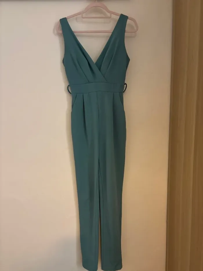Combinaison verte avec ceinture TU