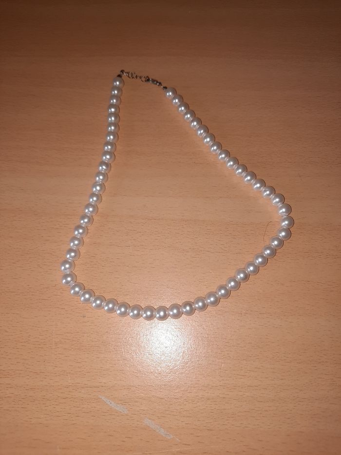 Collier perles blanches