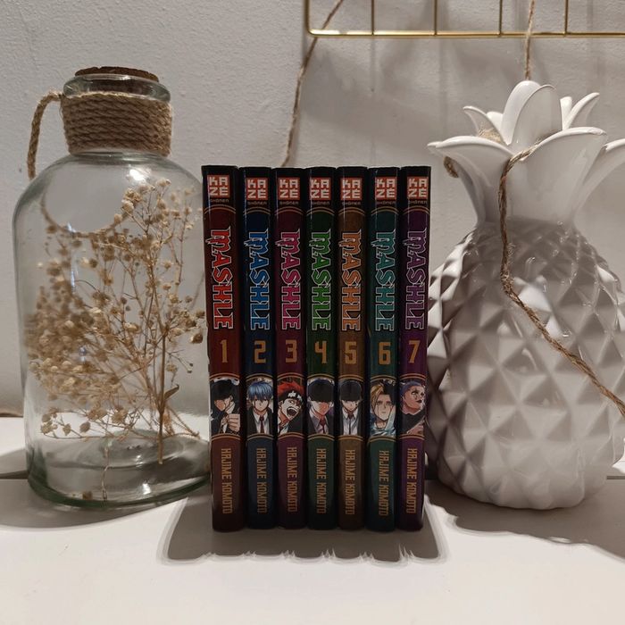 Manga mashle tomes 1 à 7
