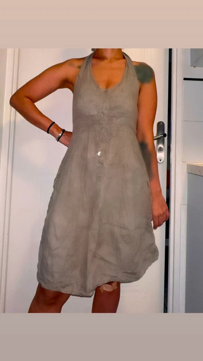 Robe dos nu kaki/taupe en lin – Taille M/L - Bon état - photo numéro 3