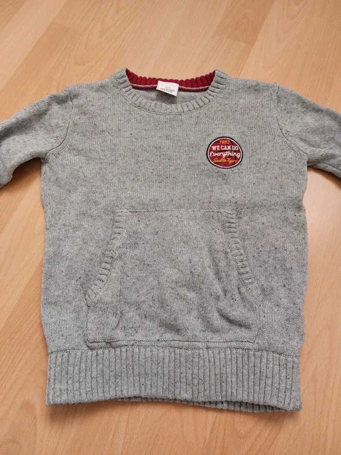 Pull gris moucheté poche devant - photo numéro 2