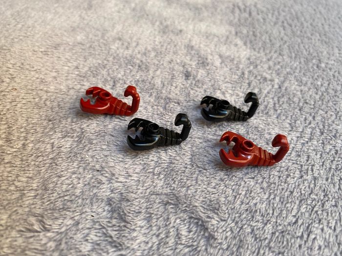 Lot de 4 scorpions lego noir et dark red - photo numéro 3