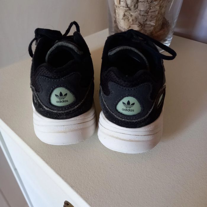 Baskets Adidas T. 33 - photo numéro 3