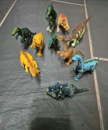 Lot de 10 dinosaures