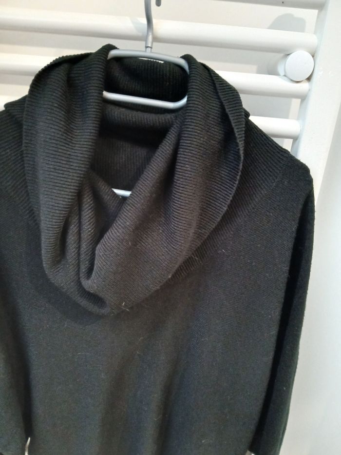 Robe courte noire , manches chauve souris,  col  roule - photo numéro 4