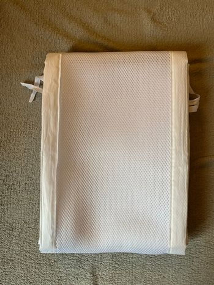 Tour de lit respirant